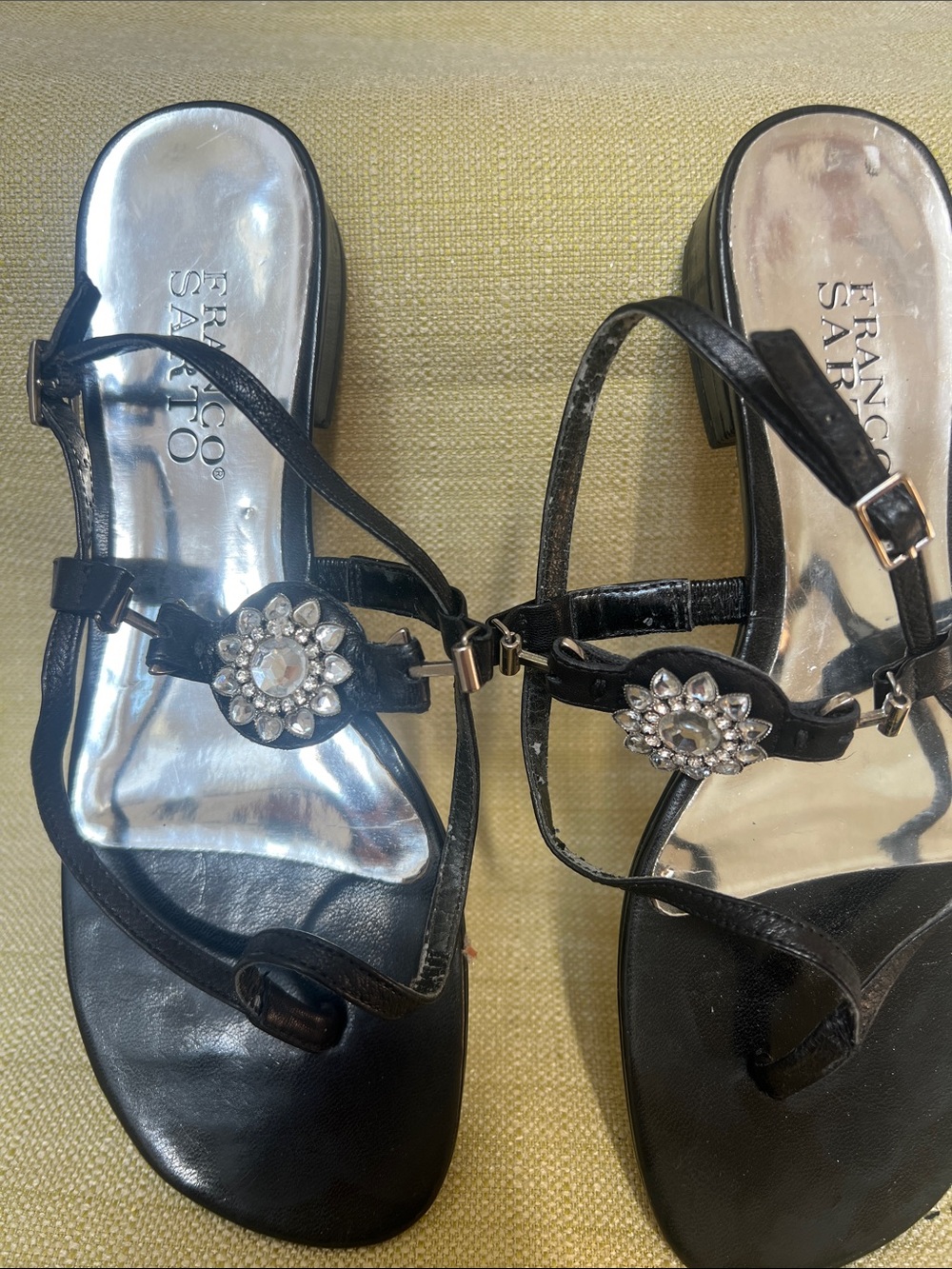 Franco Sarto Sz 7 Black Jeweled T-Strap Flat Sandals with Silver Insole